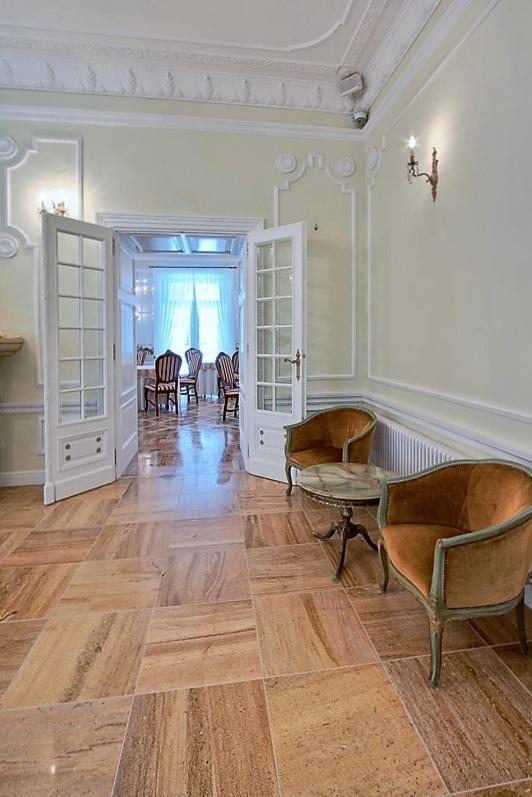 Palac Kobylin Buitenkant foto